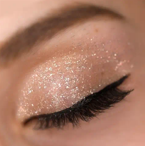 The Glitter Eye Shadow